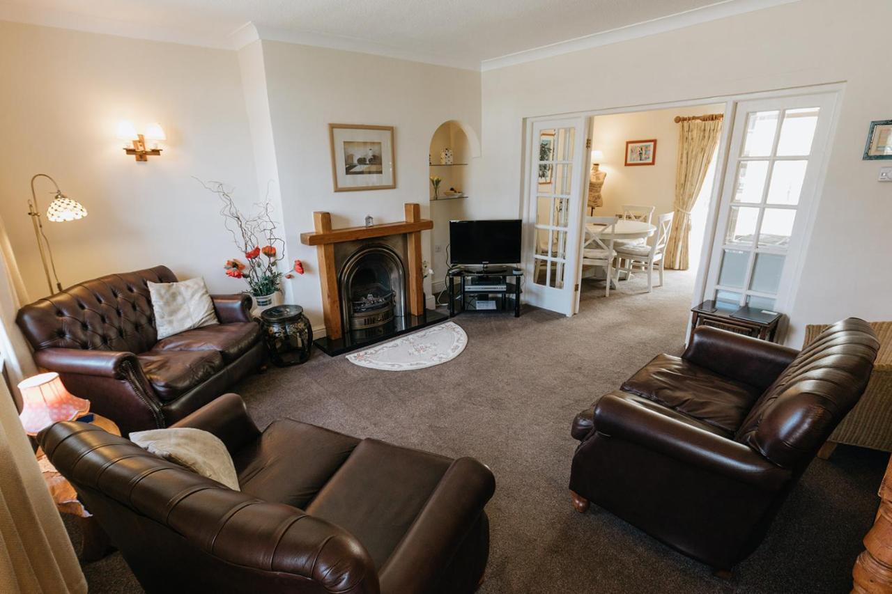 Willow Cottage - Cost 3 Bed Cottage In Penrhyn Bay With Sea Views With Access To Snowdonia Rhôs-on-Sea Exterior foto